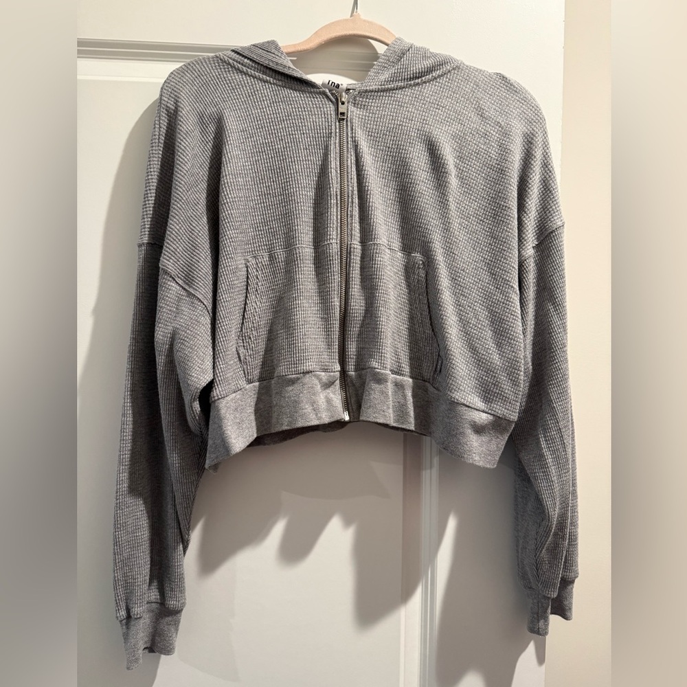Aritizia TNA Cropped Waffle Zip Up Hoodie in Grey